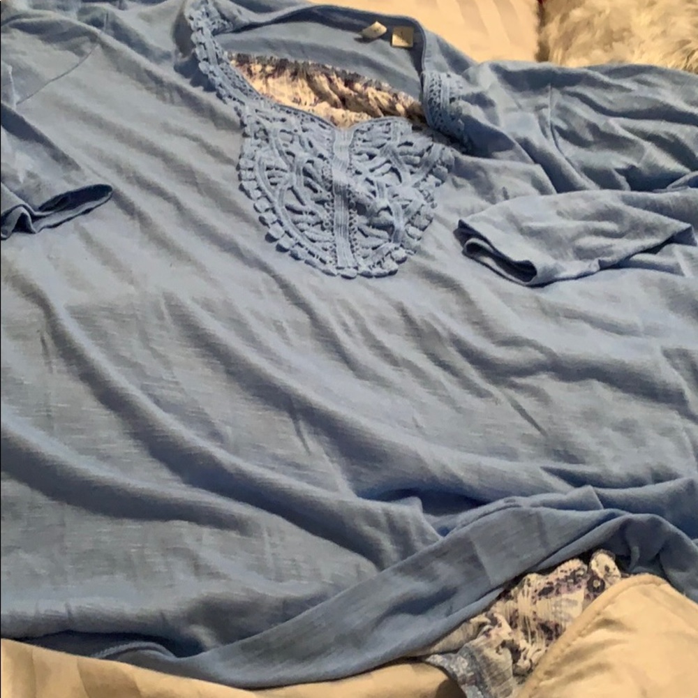Ladies blue and flowered blouse